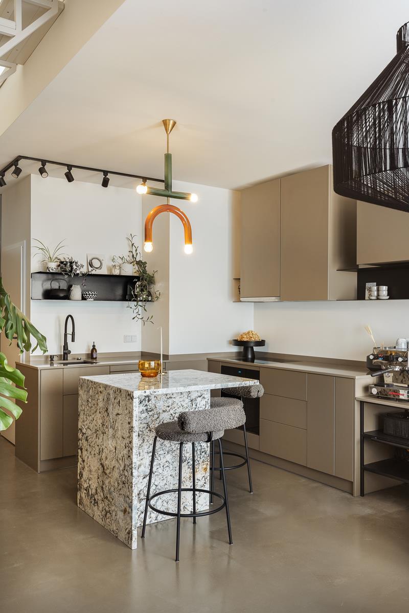 Mieszkanie z sypialnią na antresoli, Design: Architekt Magdalena Daszkiewicz, pracownia PRZESTRZENIE