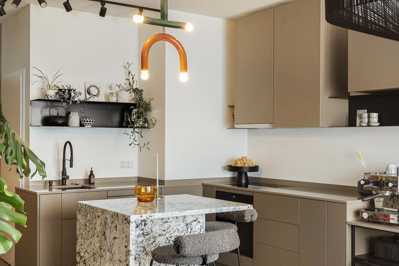Mieszkanie z sypialnią na antresoli, Design: Architekt Magdalena Daszkiewicz, pracownia PRZESTRZENIE