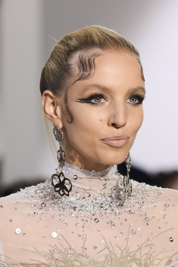 Fryzury na ślub cywilny - Georges Hobeika