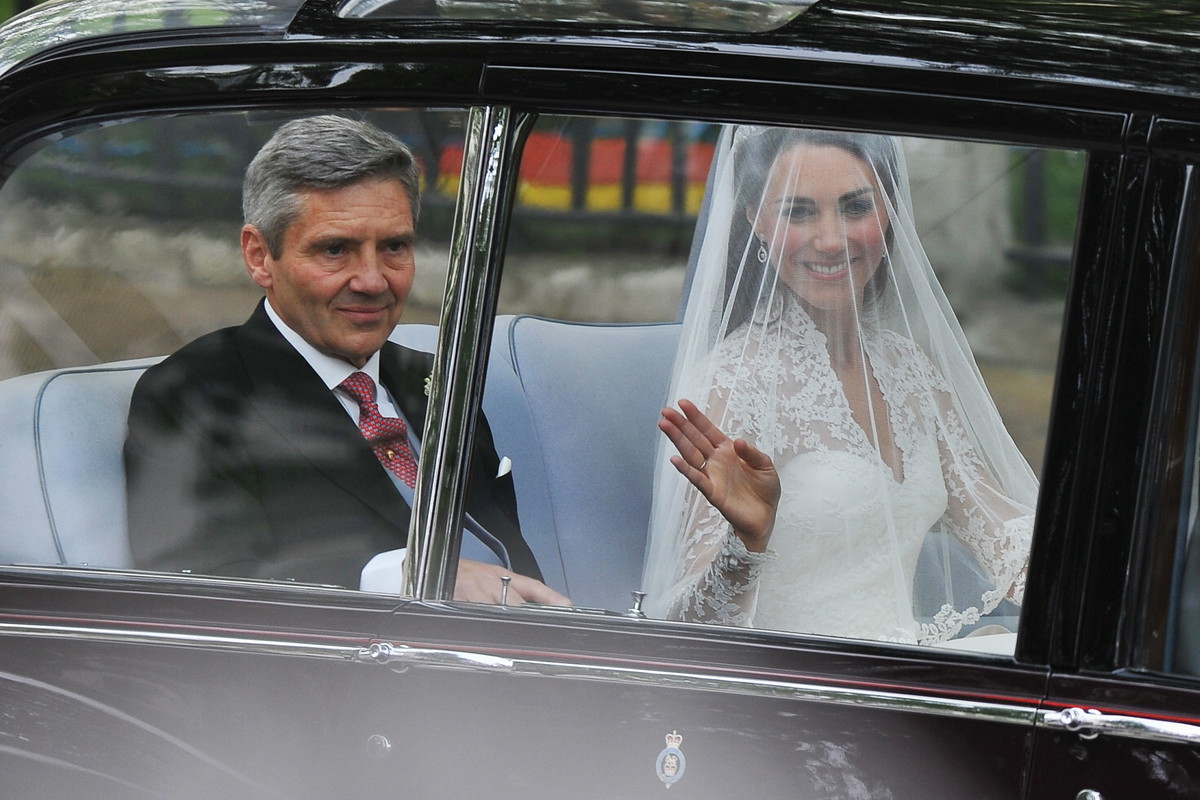 Pomysły na prezenty dla rodziców - czym obdarować rodziców na ślubie?