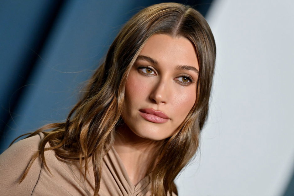 Pielęgnacja Hailey Bieber w 4 krokach