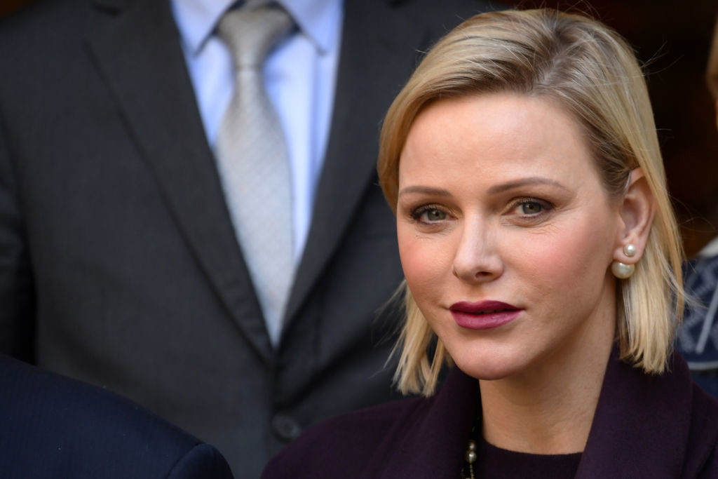 Księżna Charlene w czarnej sukni na audiencji u papieża Franciszka