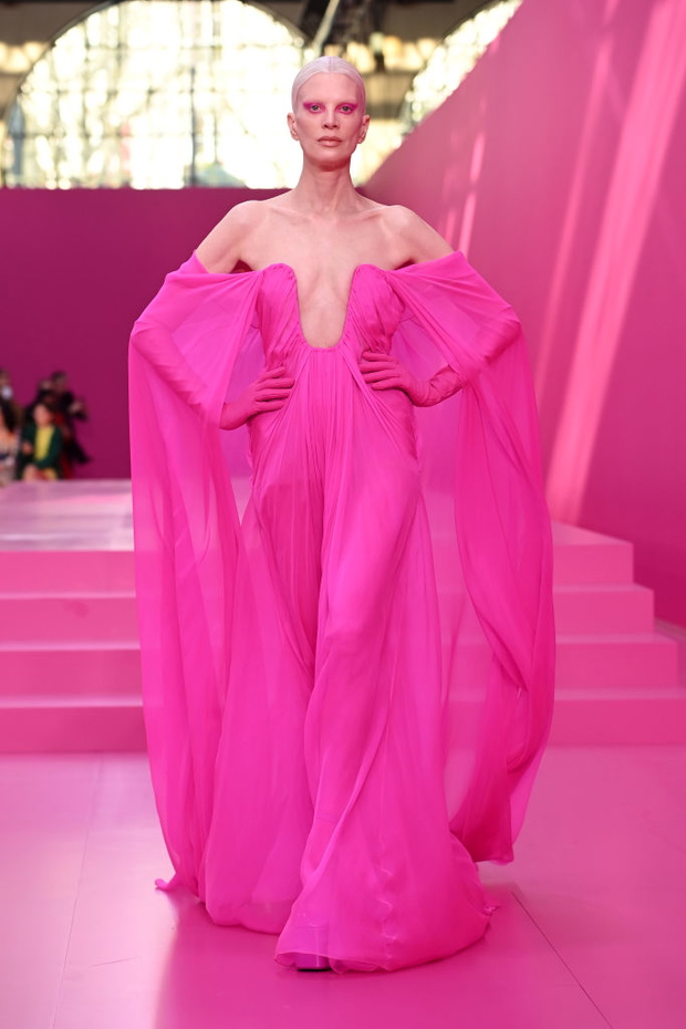 Valentino : Runway - Paris Fashion Week - Womenswear F/W 2022-2023