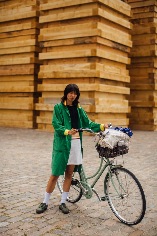 Stylizacje na Copenhagen Fashion Week wiosna-lato 2023