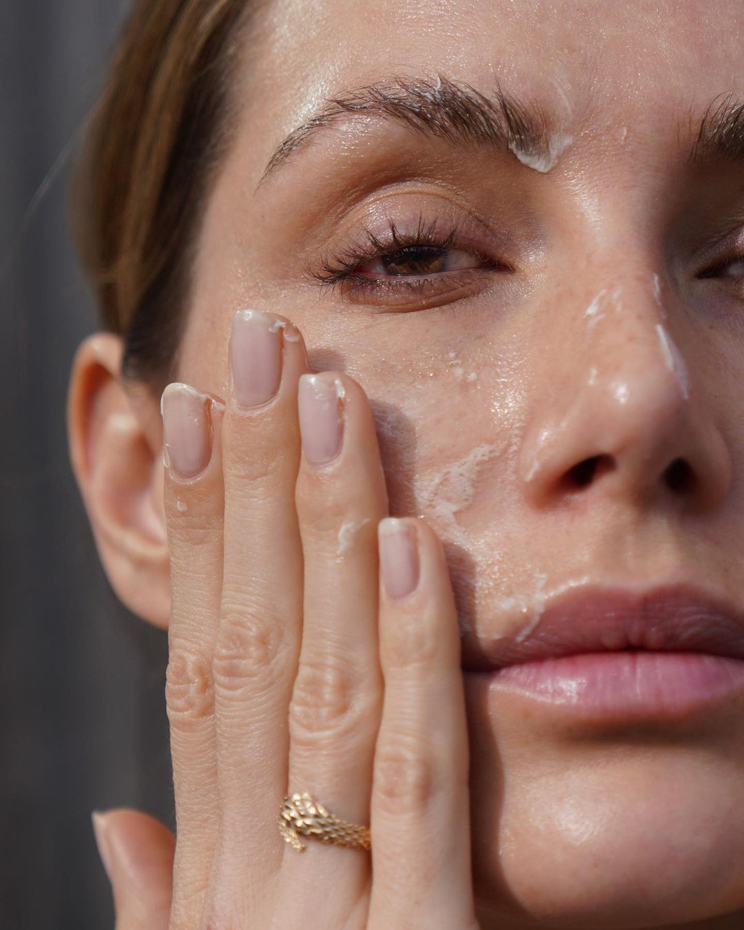 Najlepsze kosmetyki anti-aging, które działają jak Fontanna Młodości. Widocznie wygładzają i liftingują skórę