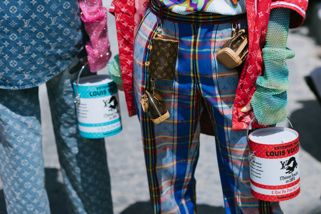 Louis Vuitton sprzedaje torebki w kształcie puszek z farbą