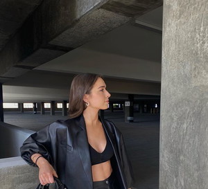 Te elementy bielizny uwielbiają stylowe minimalistki - wybrałyśmy 5 modeli, które najczęściej skrywają pod oversizową marynarką
