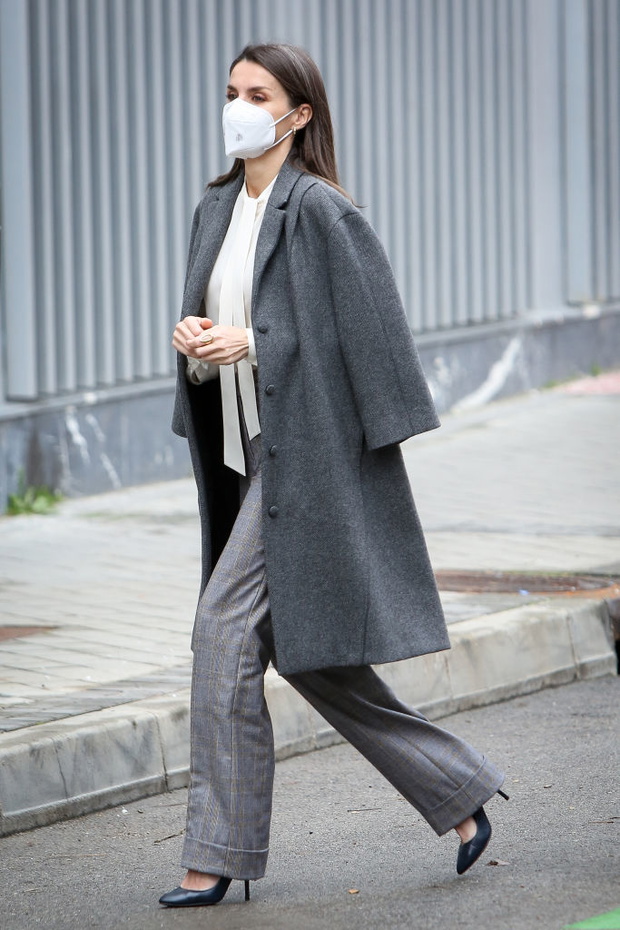 Queen Letizia Arrives At 'Forum Against Cancer' In Madrid