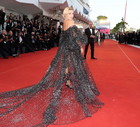 Florence Pugh w sukience zemsty na premierze Don