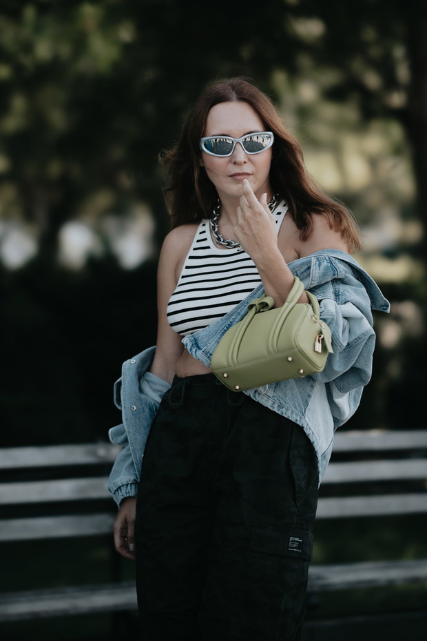 Najbardziej inspirujące stylizacje NYFW wiosna-lato 2023 street fashion