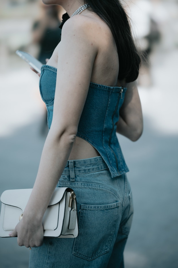 Najbardziej inspirujące stylizacje NYFW wiosna-lato 2023 street fashion