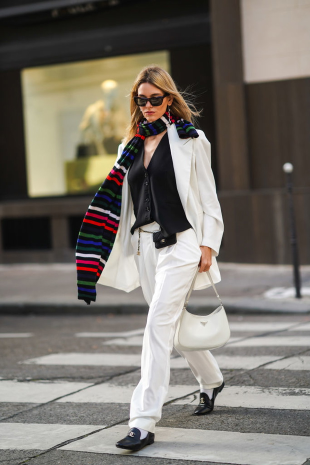Street Style - Paris Fashion Week Womenswear Fall/Winter 2021/2022
