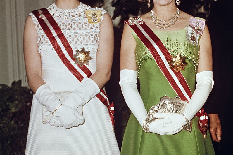 Królowa Elżbieta II i księżniczka Anna