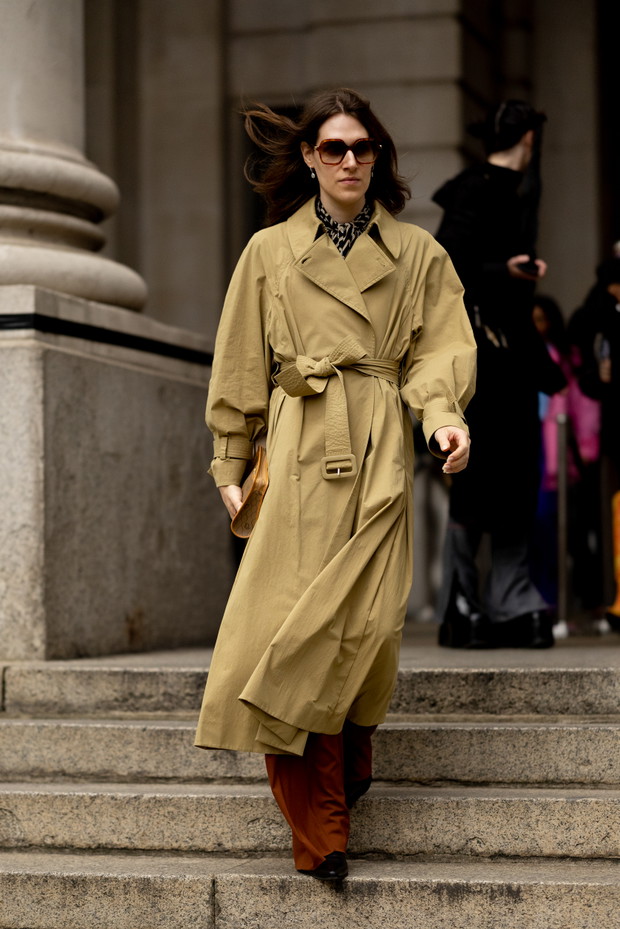 Stylizacje street style - LFW wiosna-lato 2023