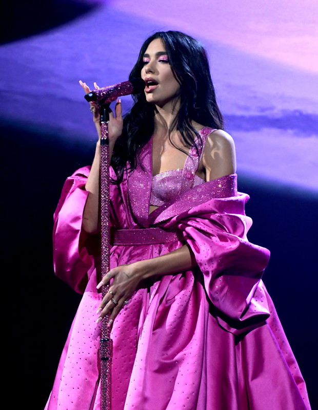 Grammy 2021: stylizacje gwiazd