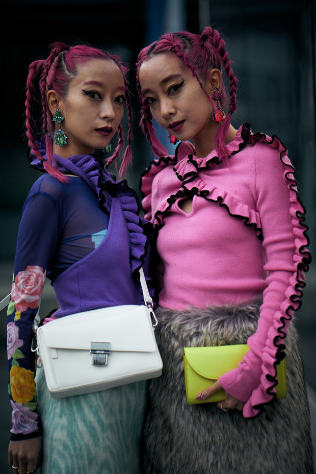 Najlepsze dodatki z Milan Fashion Week wiosna-lato 2023 street style