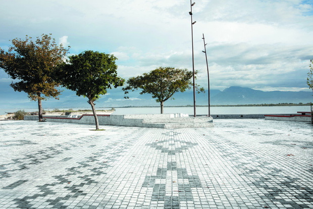 shiroka-square-and-beach8-e4ff682