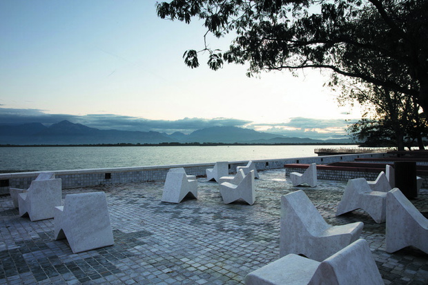 shiroka-square-and-beach4-a3d16e4