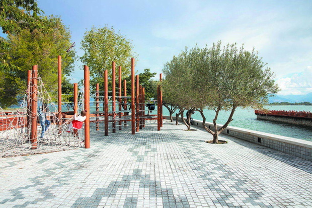 shiroka-square-and-beach5-db80bc9