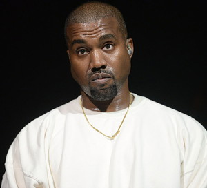Kanye West zaprojektował bluzę z Janem Pawłem II