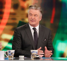 Wypadek na planie filmowym westernu "Rust". Alec Baldwin przypadkowo postrzelił operatorkę