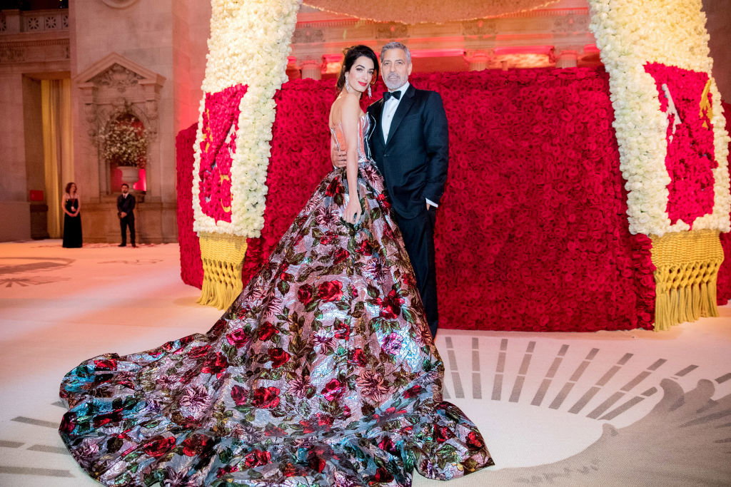 Sekrety stylu Amal Clooney. Stylizacje prawniczki