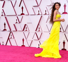 Oscary 2021: Zendaya w sukni Valentino