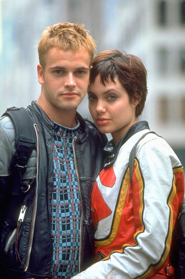 Angelina Jolie w filmie „Hakerzy” (1995)