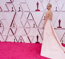 Oscars 2021: Vanessa Kirby w sukni Gucci