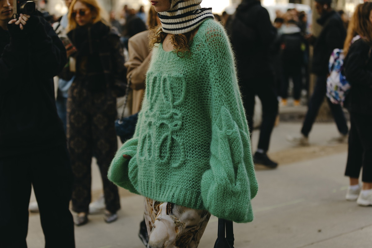 dobrej jakości swetry: street style