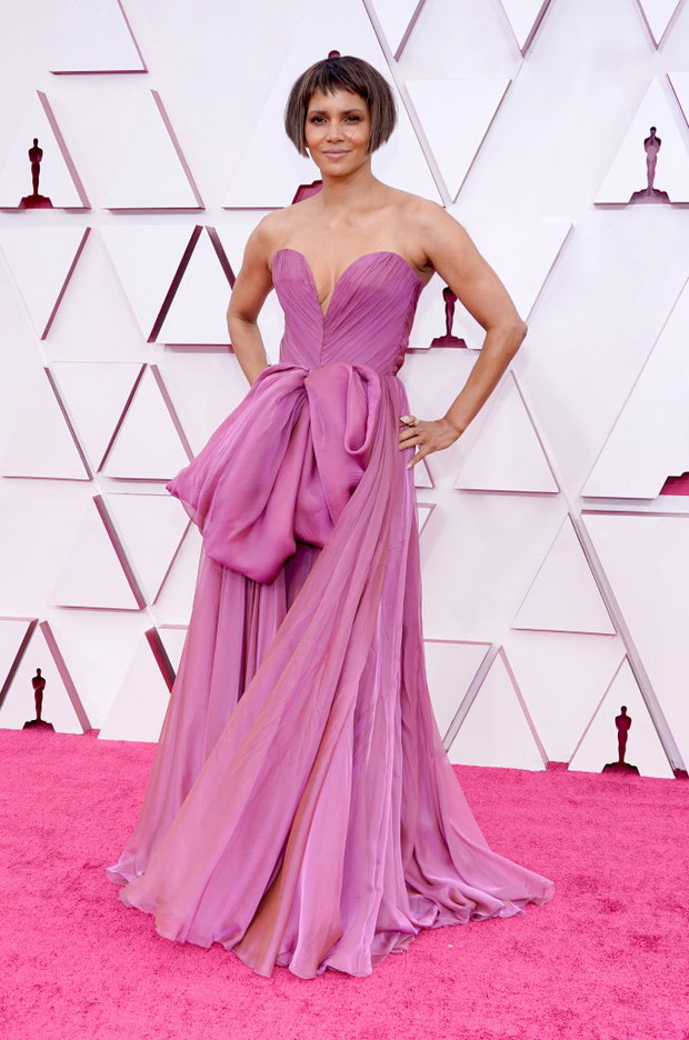 Oscary 2021: Halle Berry w sukni Dolce & Gabbana