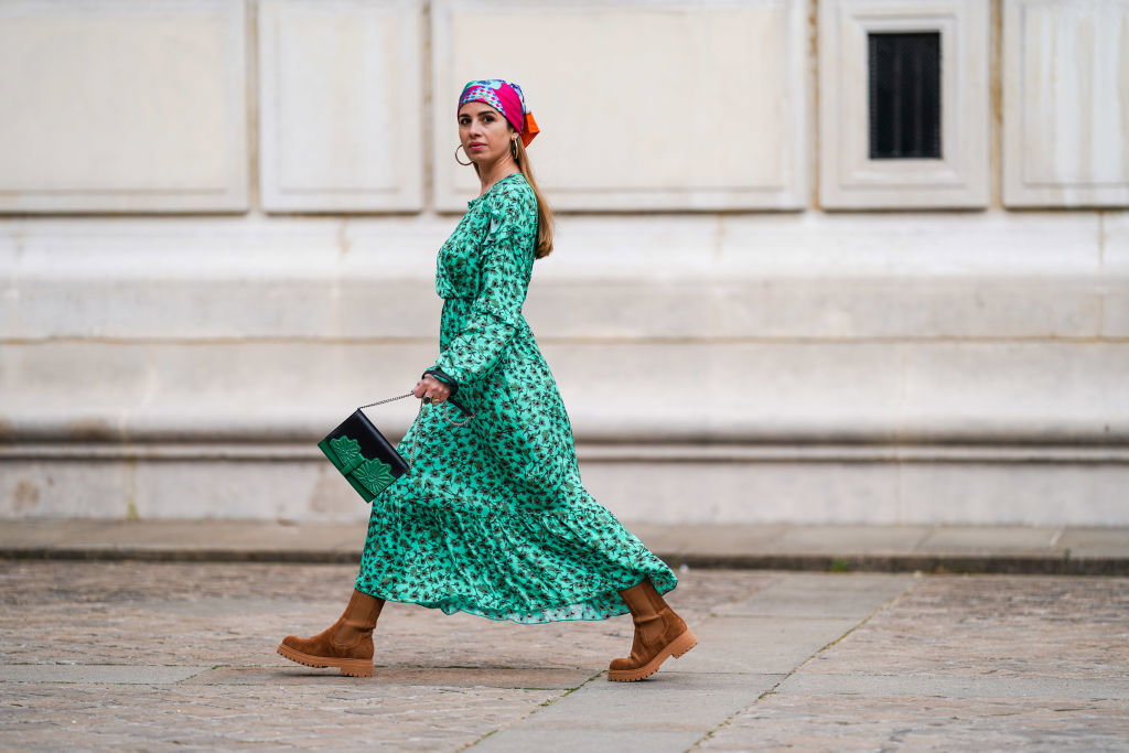 sukienki w kwiaty na wiosnę: street fashion