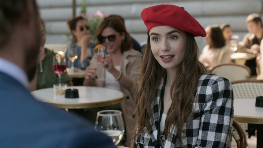 "Emily In Paris 2": co wiemy o nowym sezonie serialu? Poznaj wszystkie informacje na temat kontynuacji hitu Netflix z Lily Collins