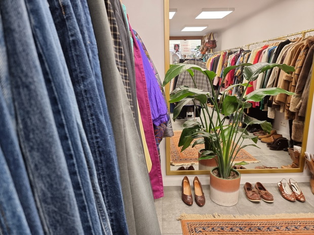 Sezon na Vintage. Jak upolować najlepsze okazje z drugiej ręki i nadać im charakteru dzięki customizacji - majowa akcja VINTAGE SHOPPING DAYS