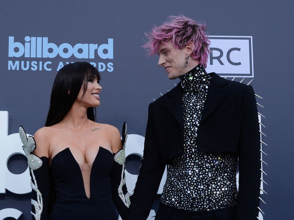 Megan Fox i Machine Gun Kelly – historia miłosna pary. Czy wciąż są razem? Plotki o rozstaniu i odwołanym ślubie