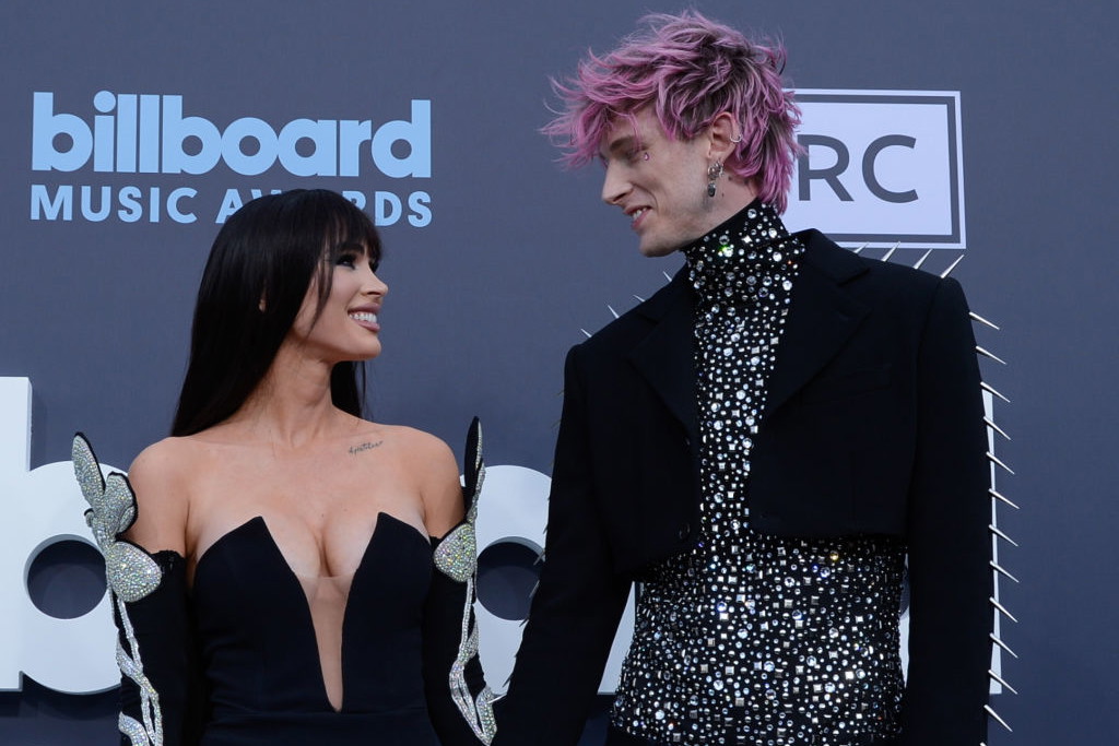 Megan Fox i Machine Gun Kelly – historia miłosna pary. Czy wciąż są razem? Plotki o rozstaniu i odwołanym ślubie