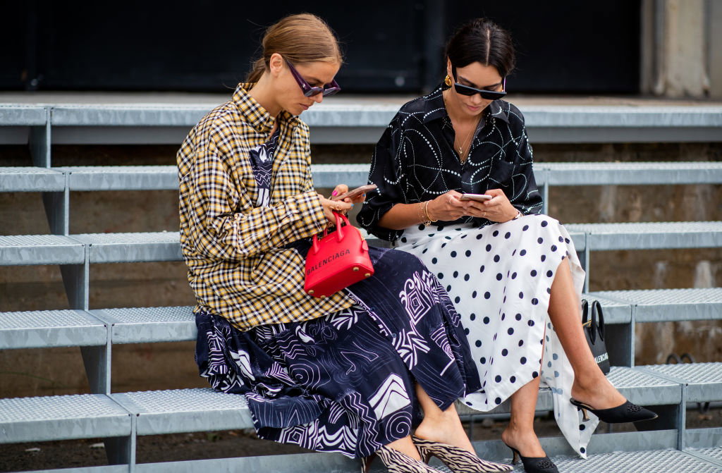 modne spódnice: street fashion