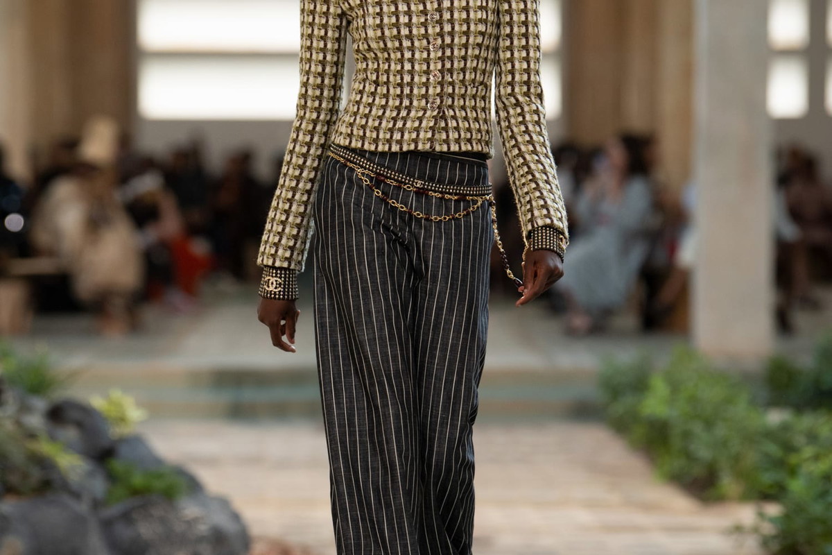 Chanel Métiers d’art 2022/2023 to francuska moda na najwyższym poziomie. Co zobaczyliśmy na wybiegu słynnego domu mody?