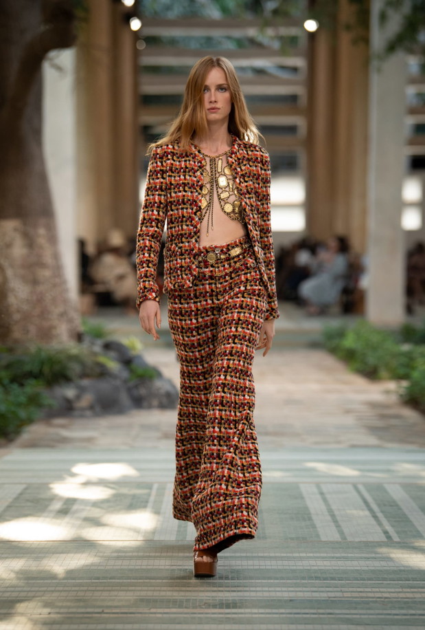 Chanel Métiers d’art 2022/2023 to francuska moda na najwyższym poziomie. Co zobaczyliśmy na wybiegu słynnego domu mody?