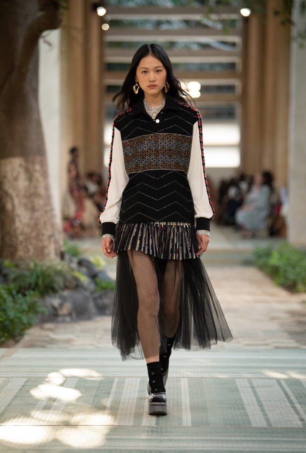Chanel Métiers d’art 2022/2023 to francuska moda na najwyższym poziomie. Co zobaczyliśmy na wybiegu słynnego domu mody?