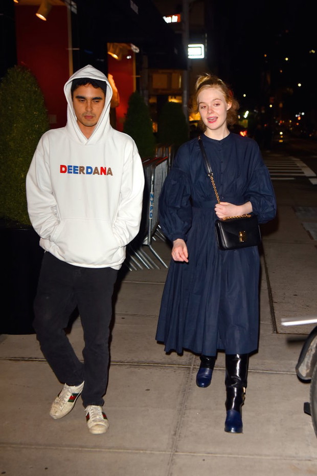 Elle Fanning i Max Minghella
