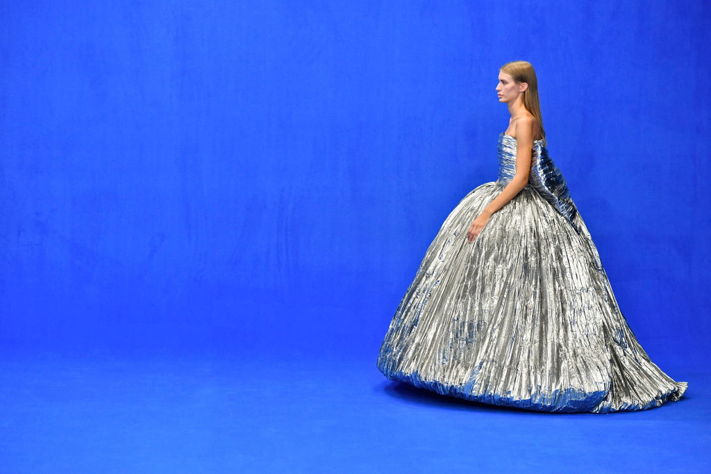 Balenciaga znika z internetu