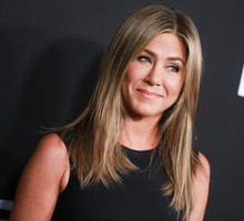 Domowe sposoby Jennifer Aniston na zachowanie młodej skóry