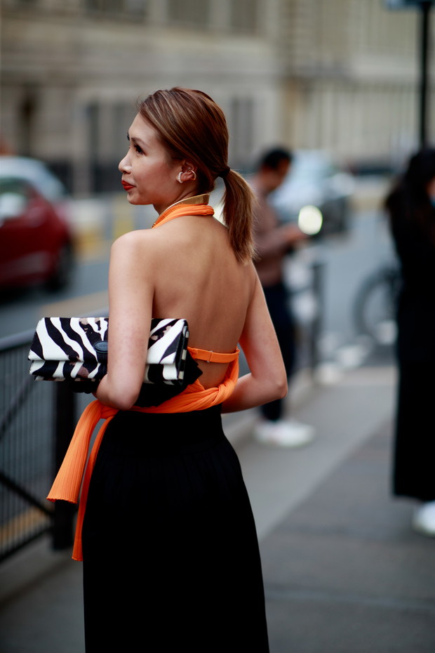 Paryż; haute couture fashion week jesień-zima 2021/2022 street fashion