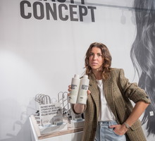 Co robisz z plastikową butelką po swoim szamponie? Teraz możesz napełnić ją na nowo! Sprawdzamy, jak działa stacja refill marki Authentic Beauty Concept