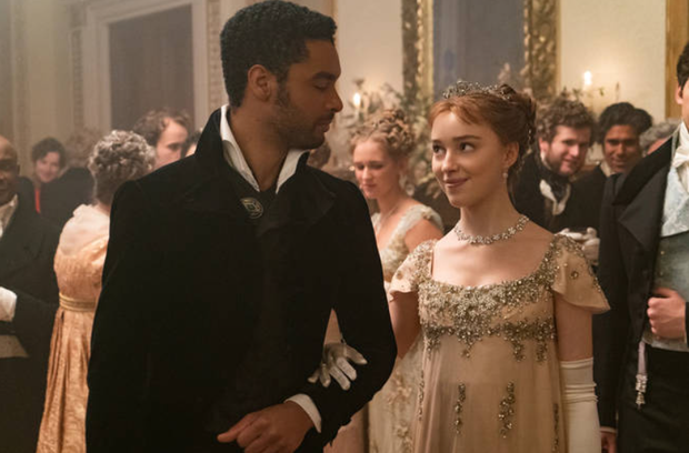 Phoebe Dynevor nie pojawi się w nowych odcinkach Bridgertonów.