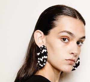 Makijaż dzienny: proste triki i modne trendy na naturalny, świeży wygląd