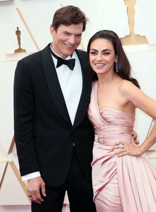 Ashton Kutcher i Mila Kunis, 2022 rok.