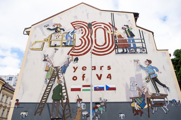 Good Looking mural Prague