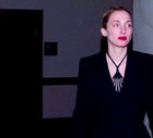 Najbardziej efektowne stylizacje Carolyn Bessette-Kennedy, które nigdy nie wyjdą z mody